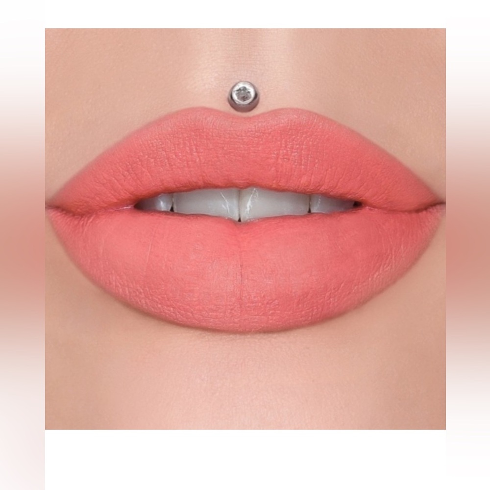 HONEY, SUCK ME Jeffree Star Velvet Trap